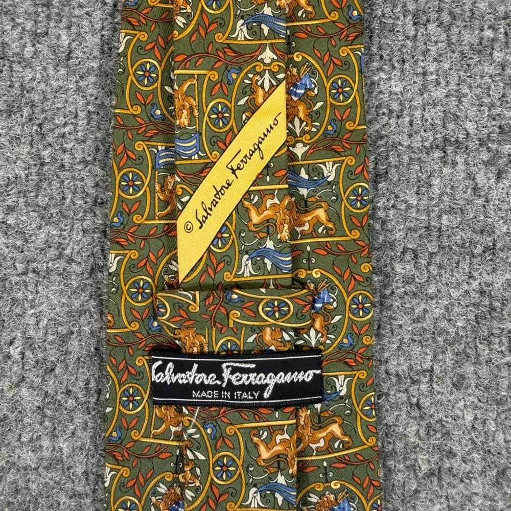 Salvatore Ferragamo Mens Silk Tie Green Heraldic Lion Crest Made in Italy #3382